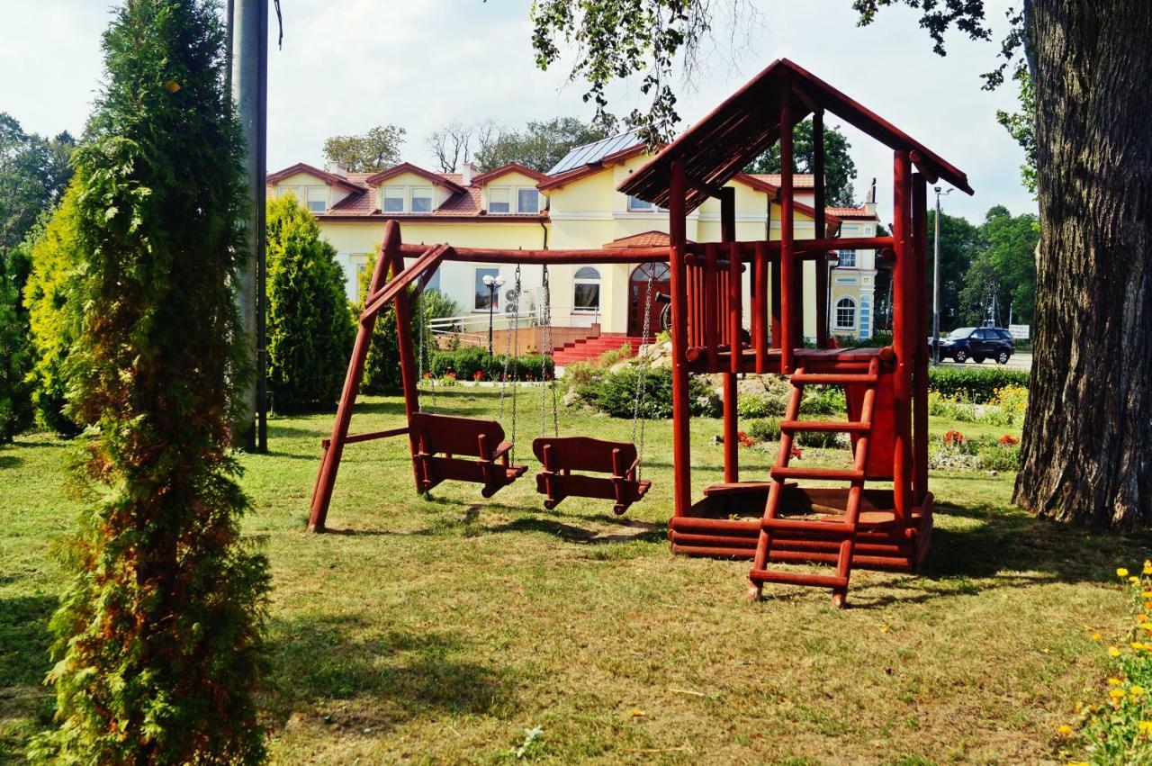 Dwor Dluzniewo Ngoại thất bức ảnh